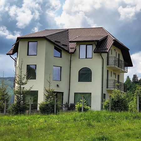 Vila Zorilor Dîmbovicioara エクステリア 写真
