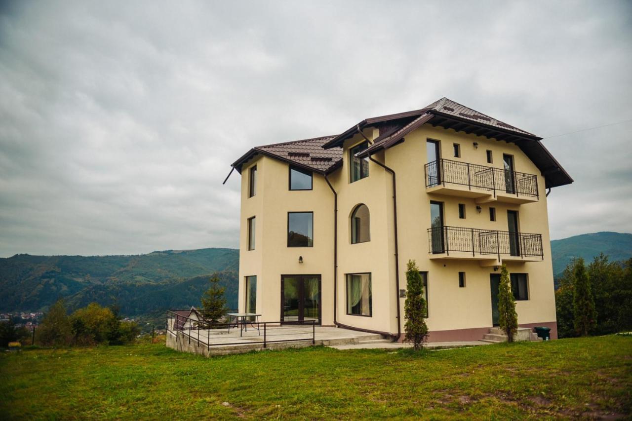 Vila Zorilor Dîmbovicioara エクステリア 写真